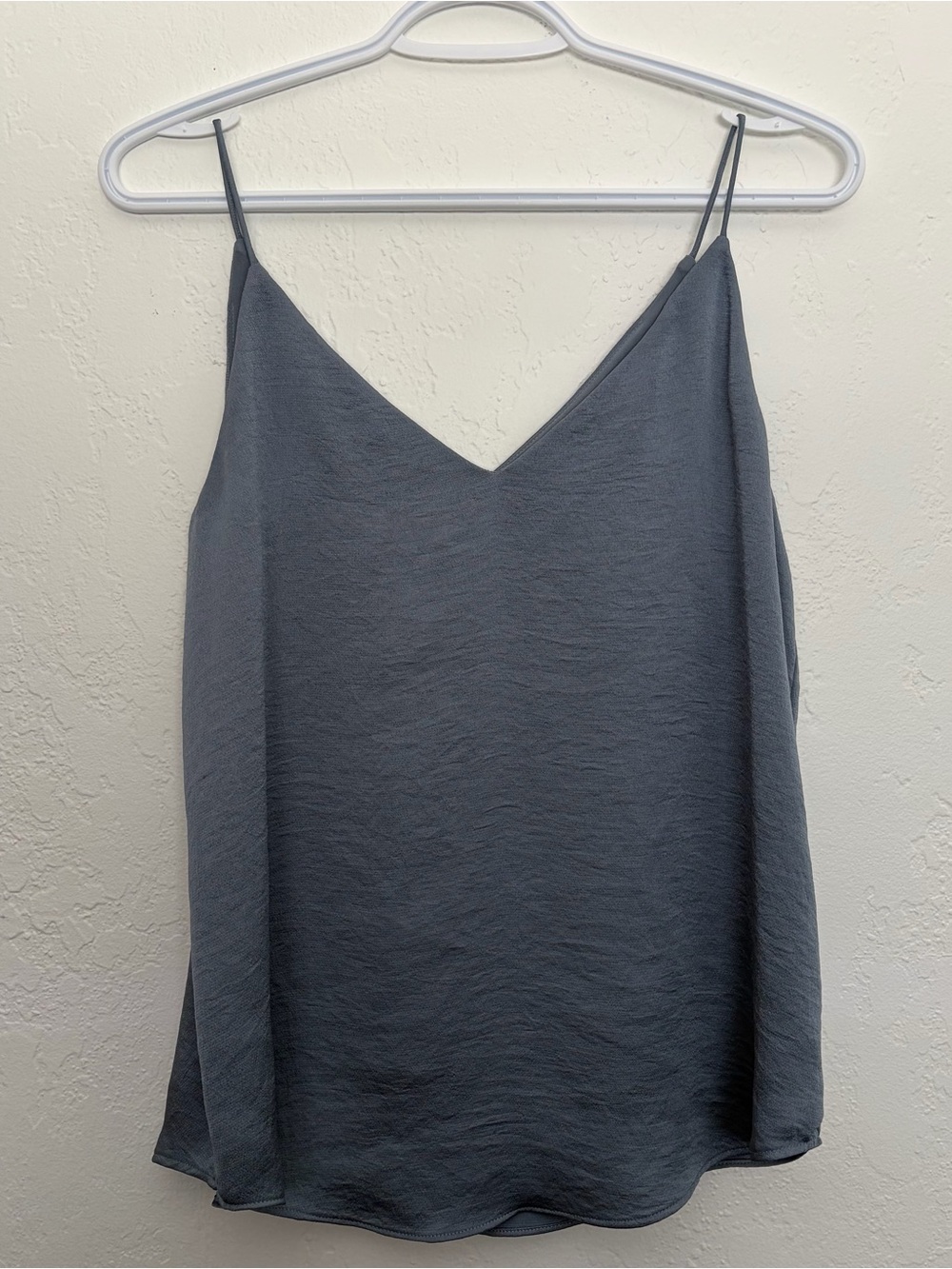(!!) Express Gray V-Neck Spaghetti Strap Camisole